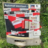 Dieser Zigarettenautomat in der Straße Südfeld in Kamen wurde gesprengt.