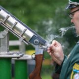 Beim Schützenfest im Fröndenberger Ruhrtal wurde Freitagabend der Vogel abgeschossen. Der neue Schützenkönig steht fest.