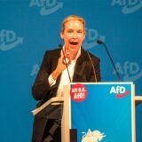 Die Parteivorsitzende der AfD Alice Weidel fordert im Eventzentrum.NRW in Sinsen die Schließung der deutschen Grenzen für Migranten.