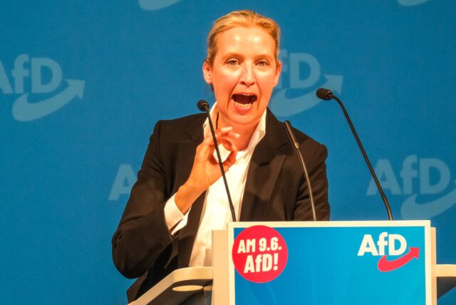 Die Parteivorsitzende der AfD Alice Weidel fordert im Eventzentrum.NRW in Sinsen die Schließung der deutschen Grenzen für Migranten.