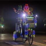 Bunte Lichter in der Nacht: Die 7. Bikenight bringt Farbe und Licht auf die Straßen von Unna.
