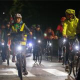 Bunte Lichter in der Nacht: Die 6. Bike-Night brachte Farbe und Licht auf die Straßen von Unna.