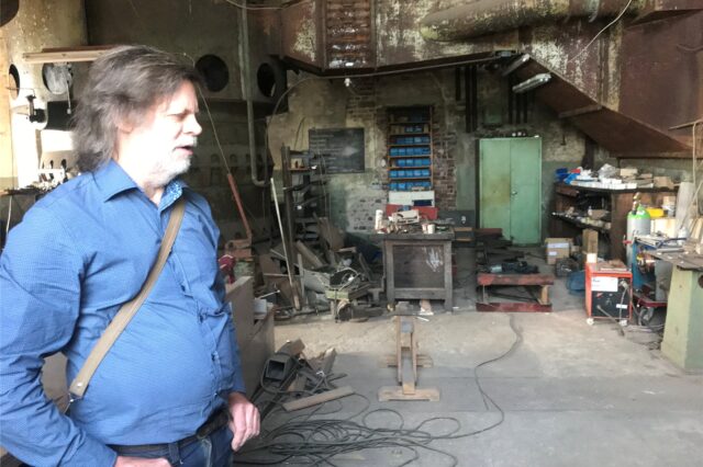 Zwölf Jahre musste Peter Lipa (64) warten, ehe ihm die Stadt Dortmund die Baugenehmigung erteilte, in der Werkstatt, die einst eine war, wieder eine solche zu betreiben.
