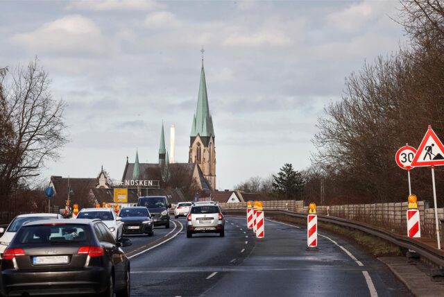 Absperrungen auf der Hochstraße in Kamen.