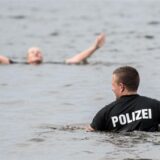 Eine Rettungsübung in einem See (Symbolbild).