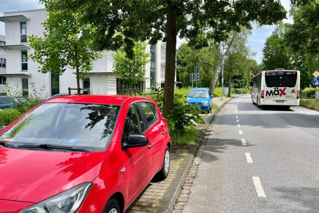 An der Parkstraße in Unna sollen diese Parkplätze wegfallen. Die Stadt will Fußgängern mehr Platz geben.