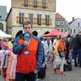 RN-Reporter Bastian Becker berichtet vom großen Familienflohmarkt in der Innenstadt von Werne.