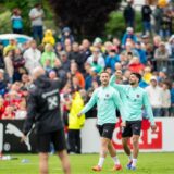 Jubel zu „L’amour toujours“? Die UEFA möchte das nicht sehen.