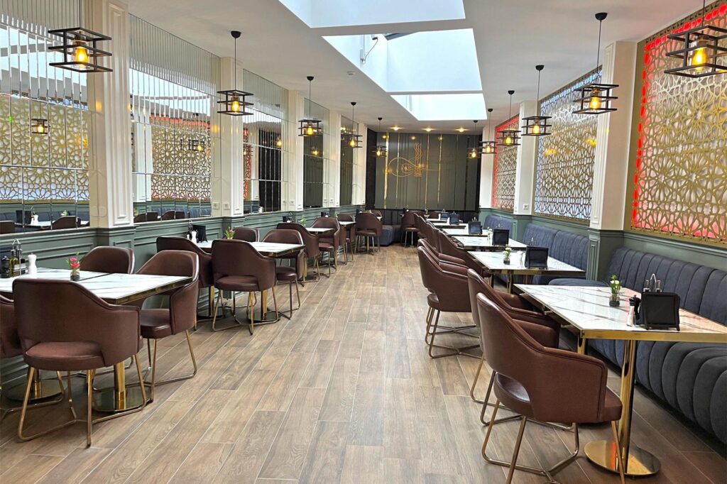 Blick in den Innenbereich des Restaurants Blick in den Innenbereich des Restaurants