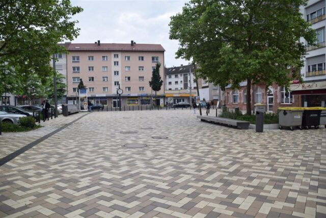 Der Marktplatz in Mannheim-Rheinau.