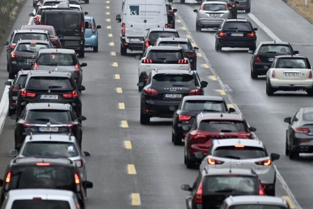 Stau auf der A45 (Symbolbild).