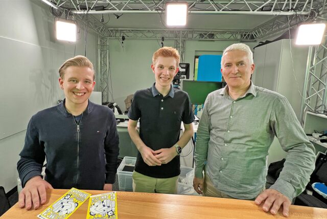 Sprachen im Studio über die Europawahl 2024 (v.l.): Tim Stohlmann, 1. Vorsitzender der JU im Kreis Unna und Alexander Höll, 1. Vorsitzender der Jusos im Kreis Unna mit Redakteur Marcus Land.