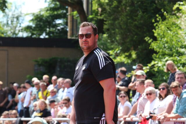 Kevin Mannig, Trainer des SuS Kaiserau III, drückt dem Kamener SC die Daumen.