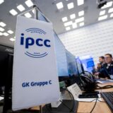 „IPCC“ steht auf einem Fähnchen an einem Arbeitsplatz bei der Eröffnung im «International Police Cooperation Center» (IPCC). Das IPCC wird während der Fußball-Europameisterschaft die Polizei-Hauptzentrale für ganz Deutschland.