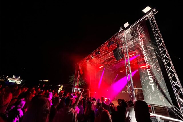 Eine Bühne beim Lichterfest im Westfalenpark