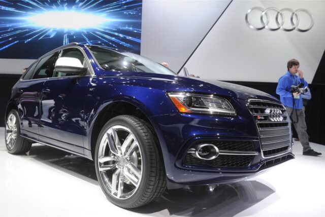Audi SQ5 bei einer Ausstellung