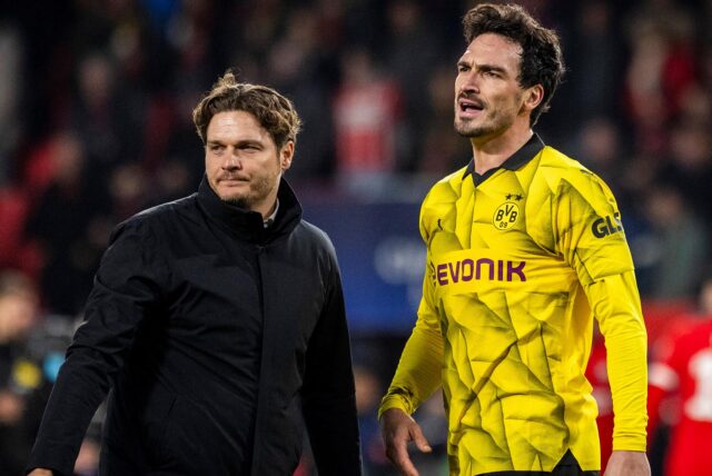 Edin Terzic und Mats Hummels diskutieren nach einem Spiel.