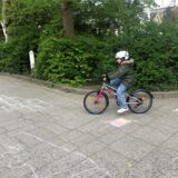 Junge auf einem Fahrrad