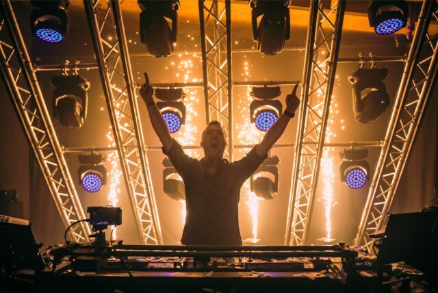 DJ Dirk Neuenfels aus Dortmund-Mengede steht  seit mehr als 20 Jahren hinter den Plattentellern. 2024 feierte das in Selm, seiner „Homebase“  auf dem Stadtfest. 2025 ist er dort nicht vertreten.