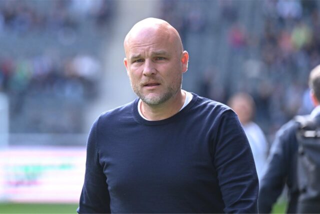 Rouven Schröder hat sich mit dem Transfer von Assan Ouedraogo auf Schalke keine Freunde gemacht.