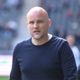 Rouven Schröder hat sich mit dem Transfer von Assan Ouedraogo auf Schalke keine Freunde gemacht.
