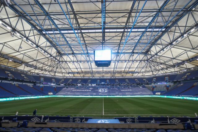 Leere Ränge in der Veltins Arena: Kann man nach einem Spiel hier ungestört schlafen?