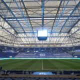 Leere Ränge in der Veltins Arena: Kann man nach einem Spiel hier ungestört schlafen?