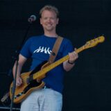 Michael Mühlmann mit Gitarre