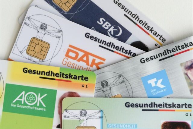 Verschiedene Gesundheitskarten.