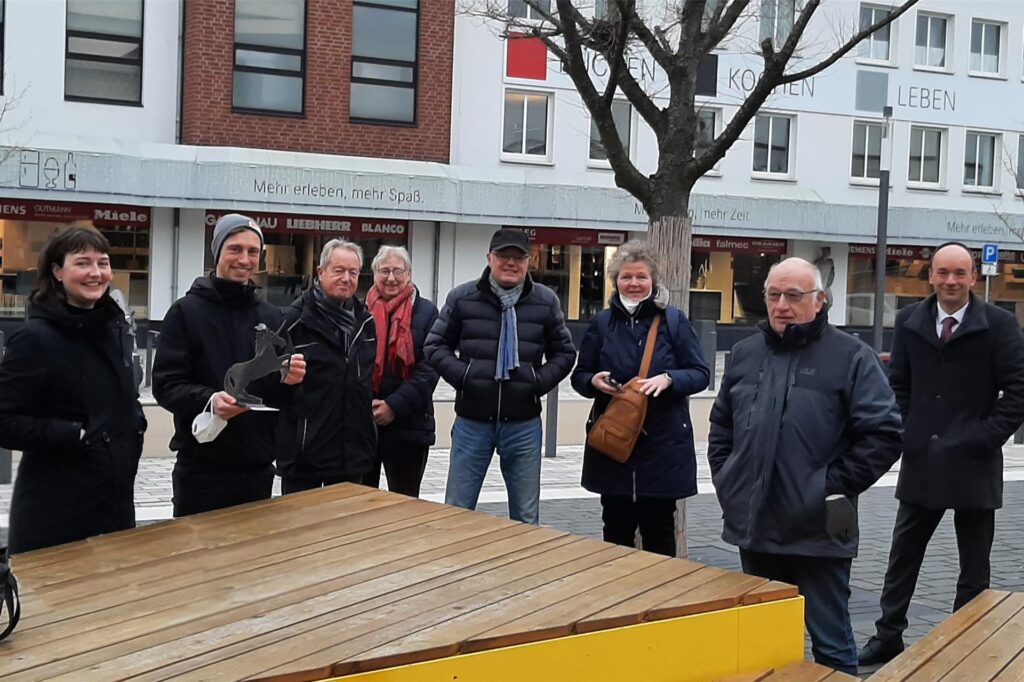 Die Gruppe „Rund ums Dorf“, verabschiedet Anfang 2022 den Heeren-Werver Stadtteilmanager Jakob Hamborg Die Gruppe „Rund ums Dorf“, verabschiedet Anfang 2022 den Heeren-Werver Stadtteilmanager Jakob Hamborg