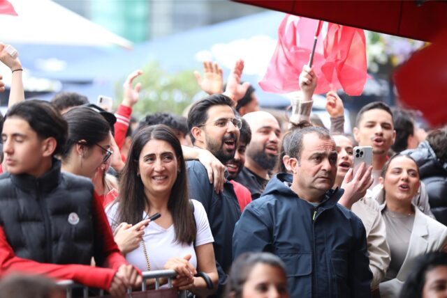 Feiernde Fans der Türkei