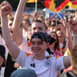 Freude nach dem Sieg gegen Ungarn: Beim Public Viewing im Westfalenpark haben die Deutschland-Fans ordentlich gefeiert.