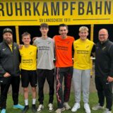 Jugendlicher Elan für den SV Langschede: Trainer Benjamin Gottstein (v.l.) mit Hannes Giersch, Mathis Hillebrand, Tobias Luge, Jason Fuhrmann und dem Sportlichen Leiter Marco König.