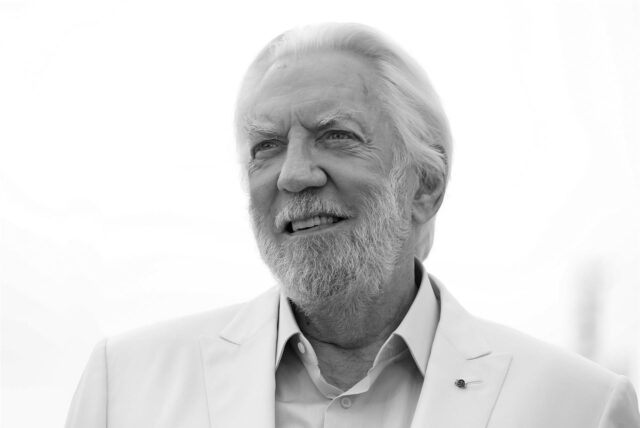 Schwarzweiß-Portrait Donald Sutherland mit Bart