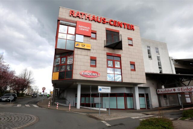 Ins Rathaus-Center an der Töddinghauser Straße soll bald wieder Leben einziehen. Eine erste wichtige Baugenehmigung dafür nun liegt vor.