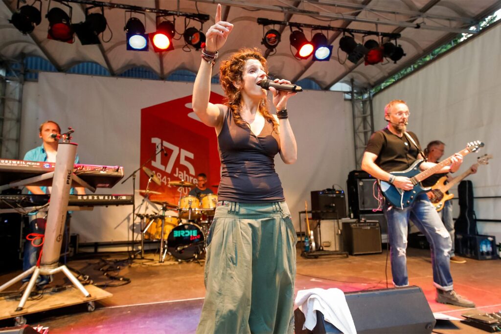 Coverband Birdie auf der Bühne Coverband Birdie auf der Bühne