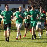 Der SV Bausenhagen hat am Dienstagabend auf der Alm das Training wieder aufgenommen.