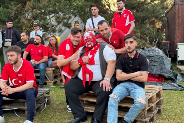 Viele Türken verfolgten im Westfalenpark das Spiel ihrer Mannschaft gegen Tschechien.
