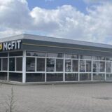 Blick auf das McFit-Fitnessstudio in der Dortmunder Nordstadt, an dem es am Donnerstag eien Schießerei gegeben hatte.
