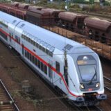 Die Bildmontage zeigt den Bundestagsabgeordnete Oliver Kaczmarek (SPD) und einen Intercity-Fernzug der Deutschen Bahn.