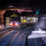 Eine Stadtbahn in einem U-Bahn-Tunnel in Dortmund