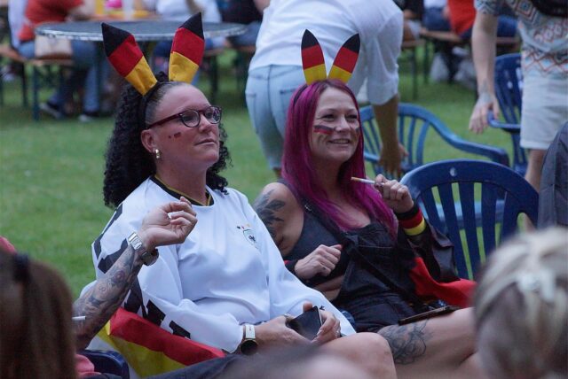 Public Viewing Fußball-EM Achtelfinale im Freibad Bornekamp Unna