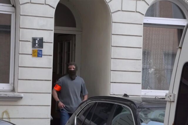 Spezialkräfte der Polizei waren am Freitag (28.6.) in der Wambeler Straße im Einsatz, nachdem ein Mann getötet worden war.