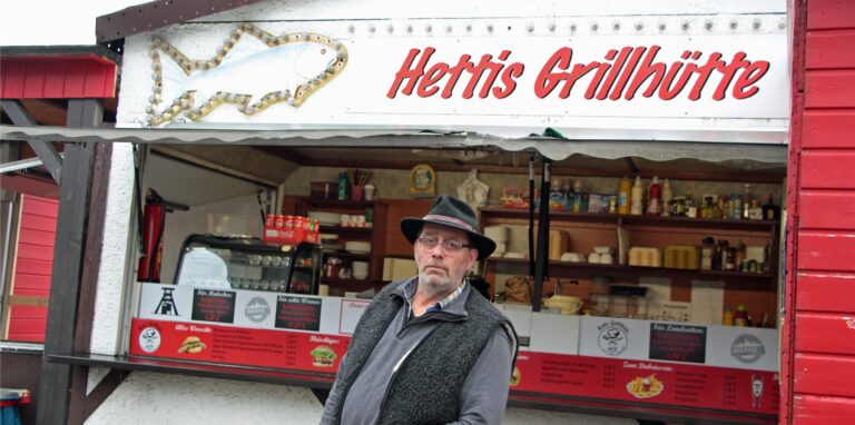 Aus für Hetti’s Grillhütte: Ralf Närdemann ist traurig, dass er nach 12 Jahren aufhören muss. Denn sein Standort am Hagebaumarkt in Werne wird nun anders genutzt.