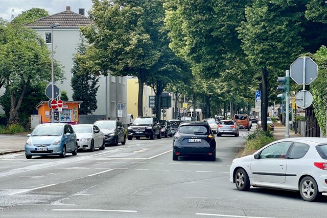 Kreuzung Käthe-Kollwitz-Ring/Massener Straße