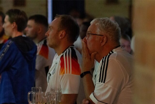 Die Anspannung unter den Fans lag in der Luft.