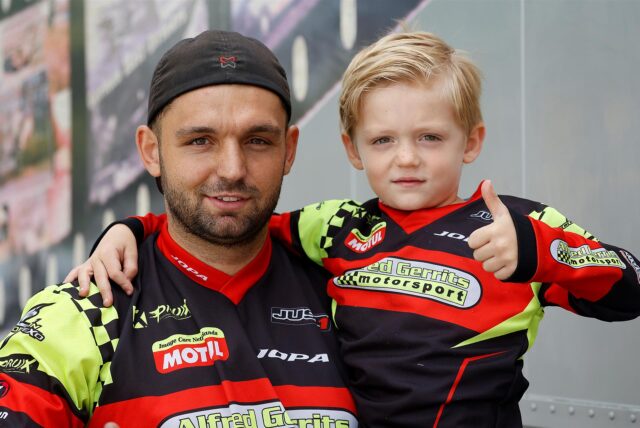 Peter Winter (29) ist der Junior-Chef der „Stunt Movie Production“. Sohn Kalli (5) ist schon fleißig mit dabei.