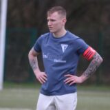 Julien Brehorst vom Werner SC II blickt unglücklich zur Seite.