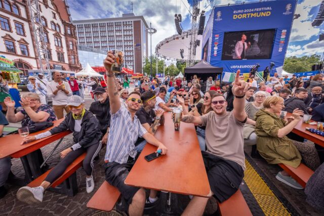 Schlagerparty Dortmund Friedensplatz.