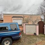 Vor einem Einfamilienhaus in Opherdicke steht ein pkw